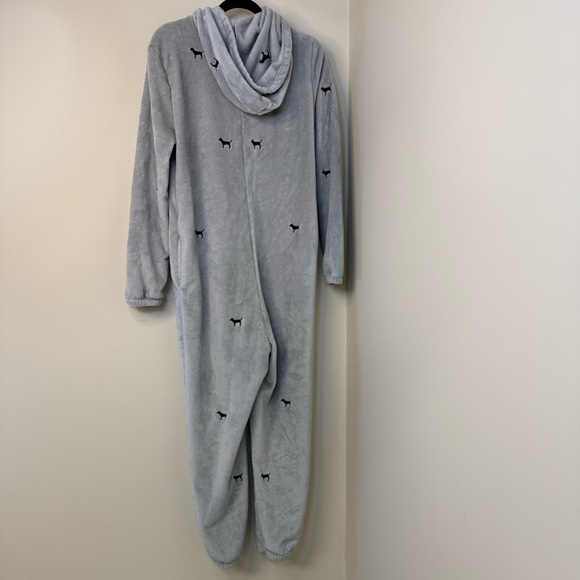 Victoria’s Secret PINK One-Piece Teddy Pajama Soft Gray M/L Dog Logo Sleepwear - Picture 4 of 9